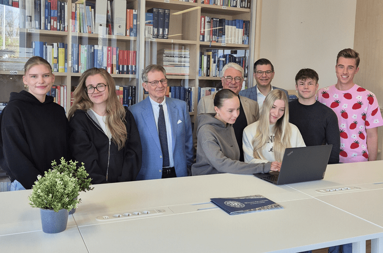 Bibliothek der WelfenAkademie wird digital