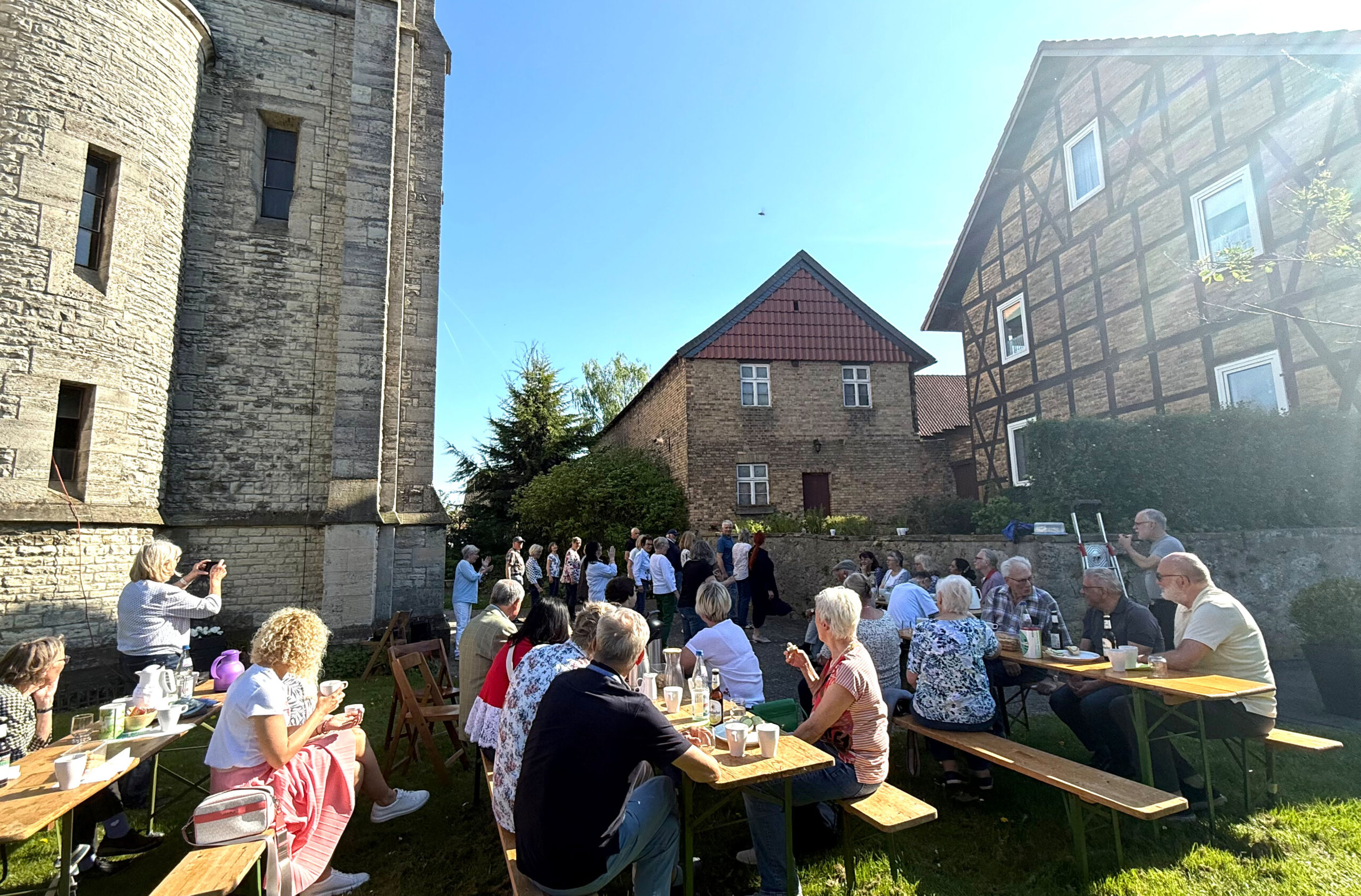Bei bestem Wetter startetet das Projekt FreiRaum.