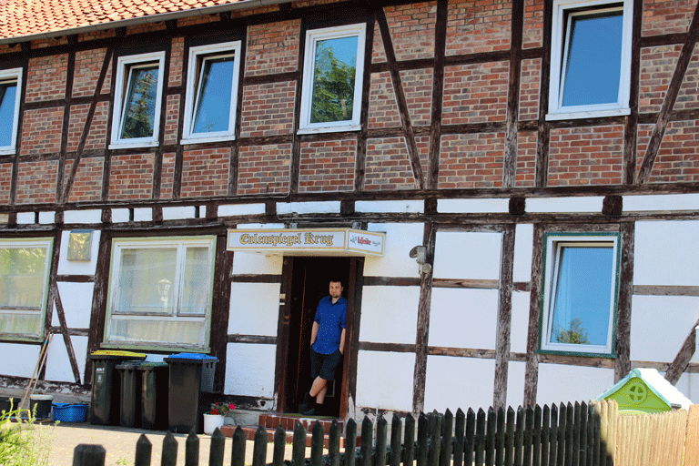 In die Kneitlinger Dorfkneipe zieht neues Leben ein. Das wird dann aber keine klassische Kneipe, sondern eine Spieltaverne.