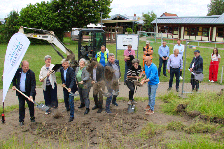 Die Rudolf-Dießel-Schule in Königslutter wächst. Der Bau des zusätzlichen Gebäudes hat begonnen. Das soll schon bald genutzt werden.