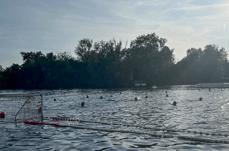 Im Natur- und Familienbad Fümmelsee besiegte die zweite Wasserball-Mannschaft des WSV 21 den SV Aegir 09/Langenhagen II mit 19:2