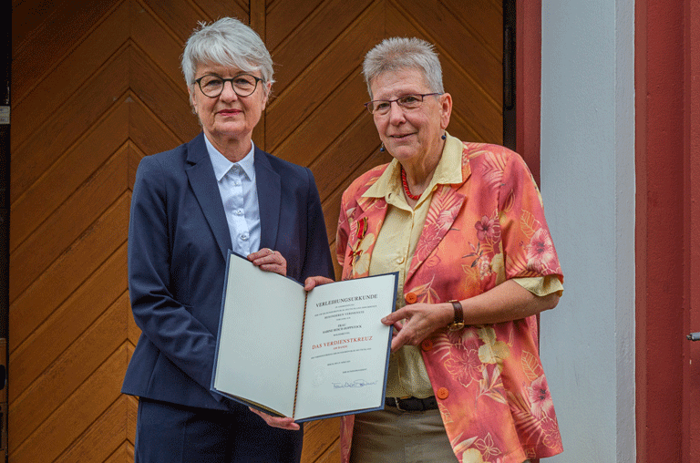 Sabine Resch-Hopstock aus Wolfenbüttel hat für ihr Engagement bei diversen Einrichtungen das Bundesverdienstkreuz bekommen.