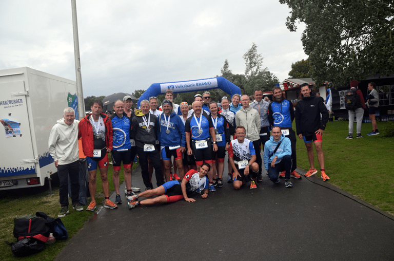 Sportlich konnte sich die Leistung der Teams vom WSV 21 beim Triathlon-Liga-Wettkampf in Salzgitter sehen lassen: Das Oberliga-Herrenteam erreichte einen respektablen 7. Platz. Die beiden Mix-Teams landeten auf den Plätzen 9 und 15.