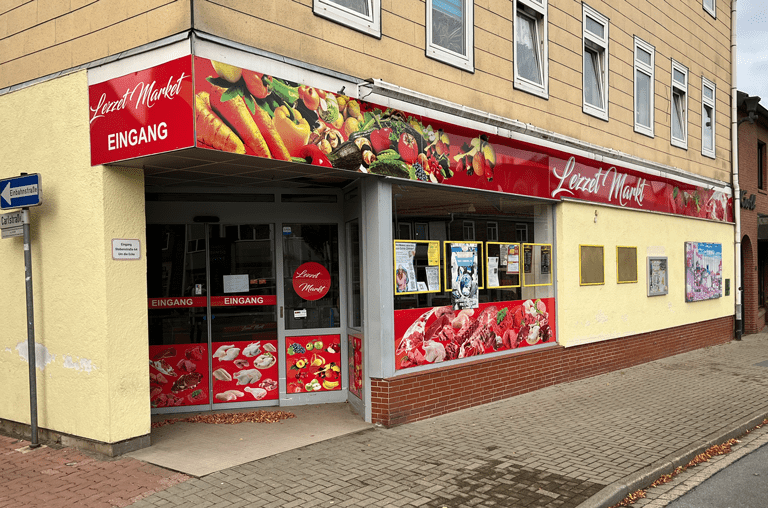 Auch der Lezzet-Markt im Herzen der Eulenspiegelstadt hat seit dem 13. September geschlossen und hinterlässt eine weitere Lücke im von Leerständen geprägten Ortskern.