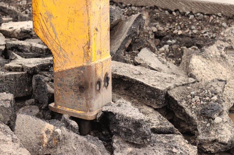 Unbekannte haben in Wolfenbüttel einen 200 Kilogramm schweren Abbruch- und Stemmhammer von einer Baustelle gestohlen.
