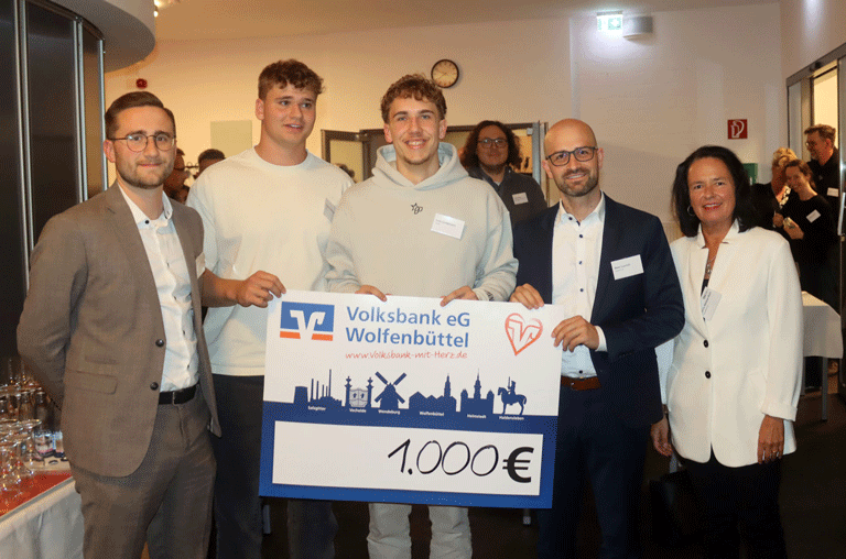 Gründergeist in Wolfenbüttel: Beim Jungunternehmerabend 2025 überzeugte Pavalo Clothing.