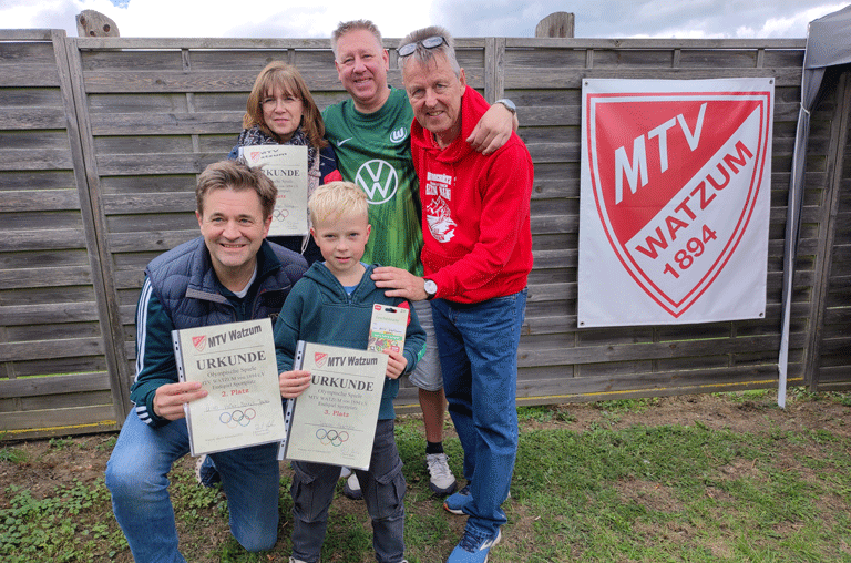 Mit einem Familiensportfest verabschiedete der MTV Watzum seinen Sportplatz. Ein emotionaler Abschied mit Spiel, Spaß und olympischem Geist.