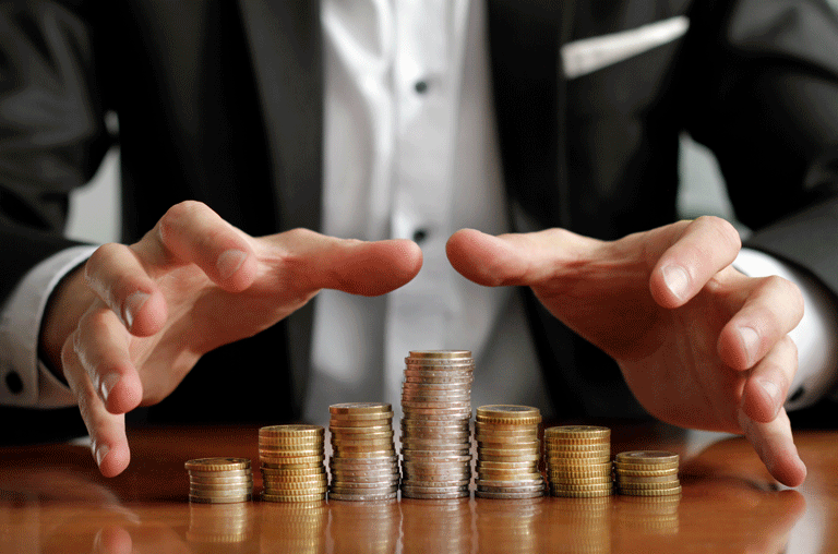 Eine Wolfenbüttelerin wurde Opfer von Anlagenbetrug. Sie verlor einen hohen Betrag über falsche Investmentanbieter.