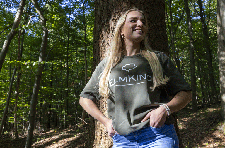Mit "Elmkind" wollen zwei Männer aus der Region die Verbundenheit mit der Gegend stärken und den Wald mehr ins Rampenlicht rücken.