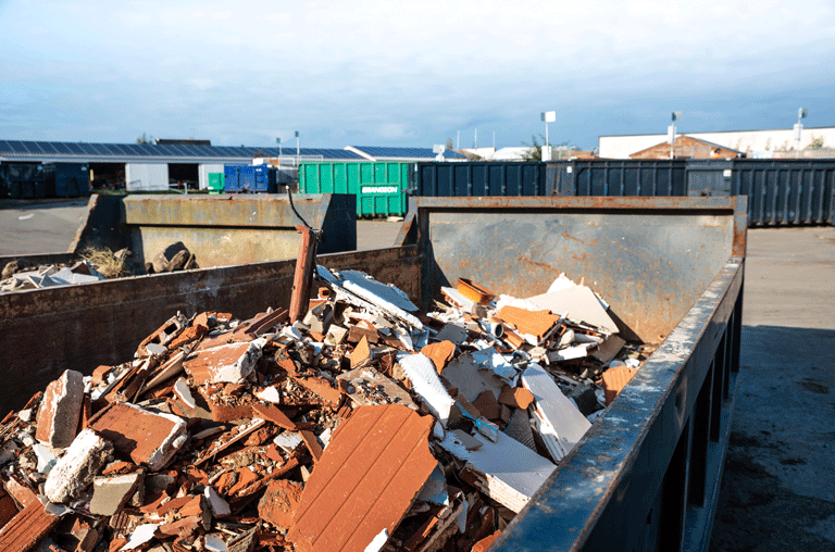Das Bodenlager in Weferlingen ist bis Anfang Dezember wegen Bauarbeiten zu. Eine Samstagsöffnung fällt deswegen aus.